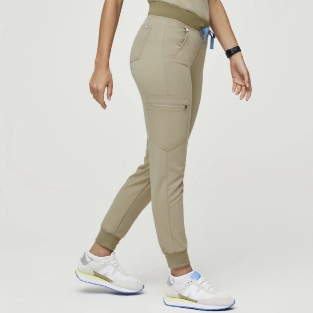 Figs Womens High Waisted Zamora Jogger Scrub Pants Size Small Tall Tan